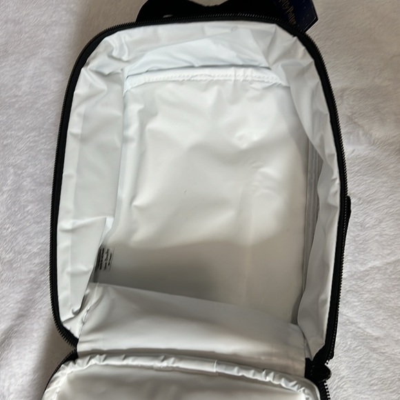 Vera Bradley Harry Potter Collection Hogwarts Lunchbox - Picture 7 of 7